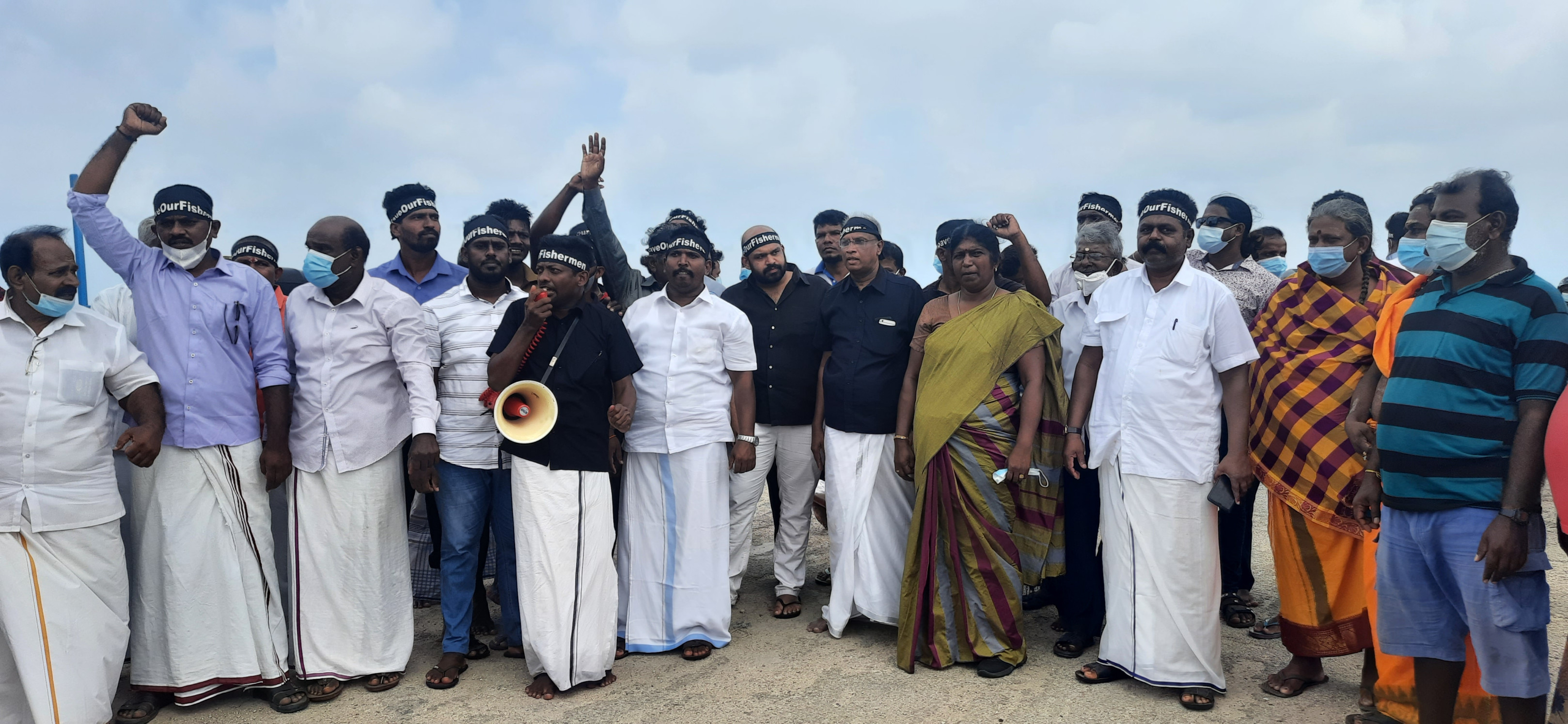 211017 fishermen protest2