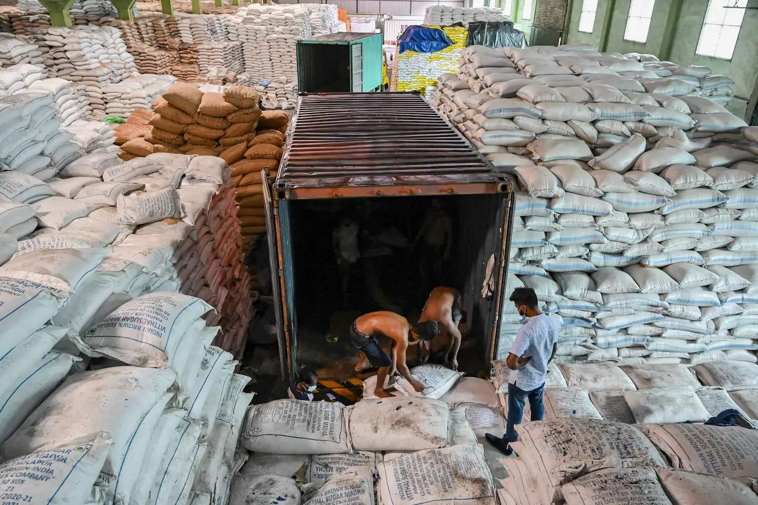 Sri Lanka food crisis hoarding GettyImages 1234989082